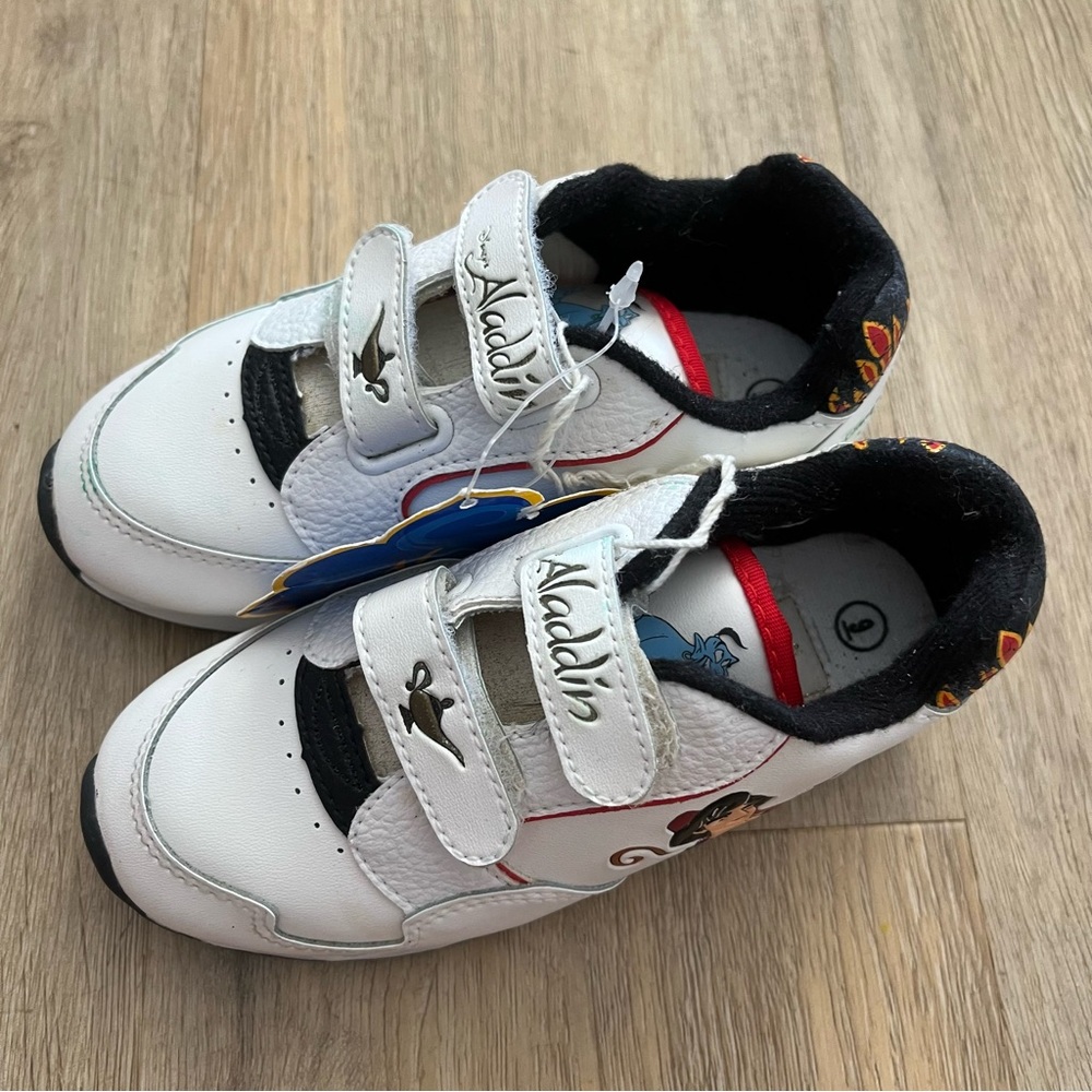 90s Vintage Aladdin  White Sneakers Toddler size 9 - Picture 2 of 6
